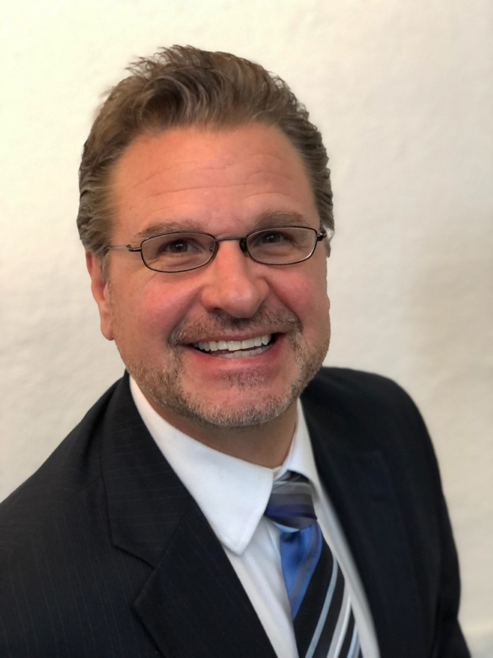 photo of Adam Theisen